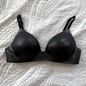 🆕 Victoria’s Secret NWT 36B Wireless T-Shirt Bra